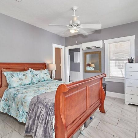 Gorgeous Loft Apartment Centrally Located タンパ エクステリア 写真