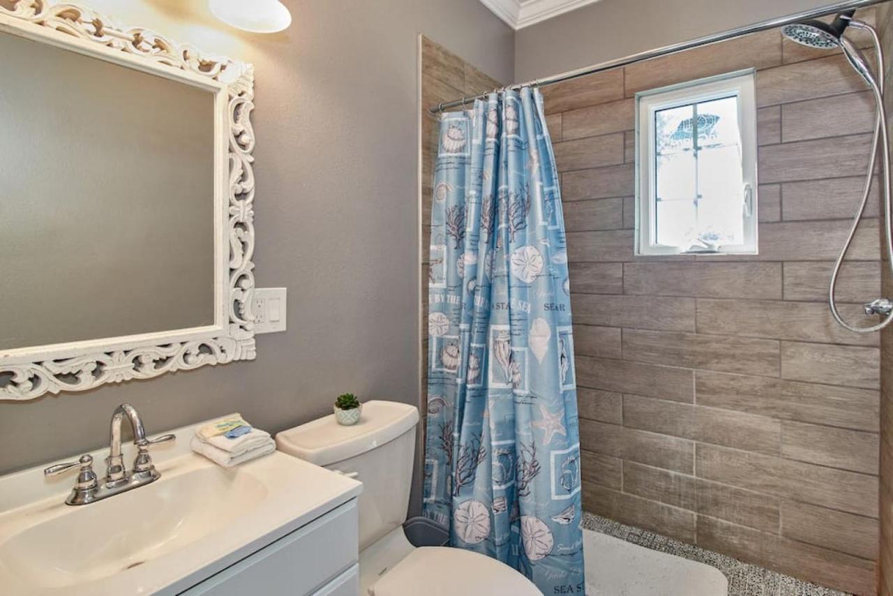 Gorgeous Loft Apartment Centrally Located タンパ エクステリア 写真