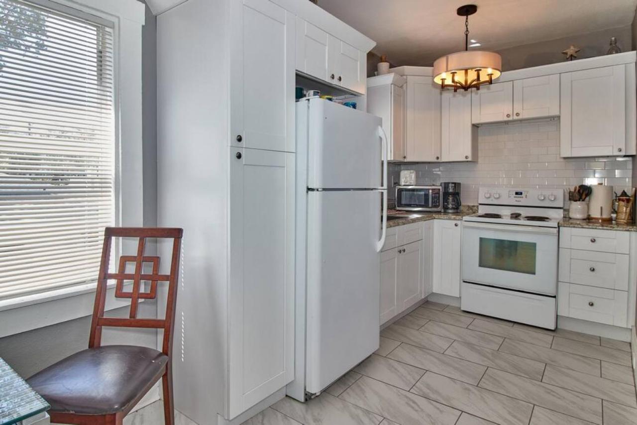 Gorgeous Loft Apartment Centrally Located タンパ エクステリア 写真