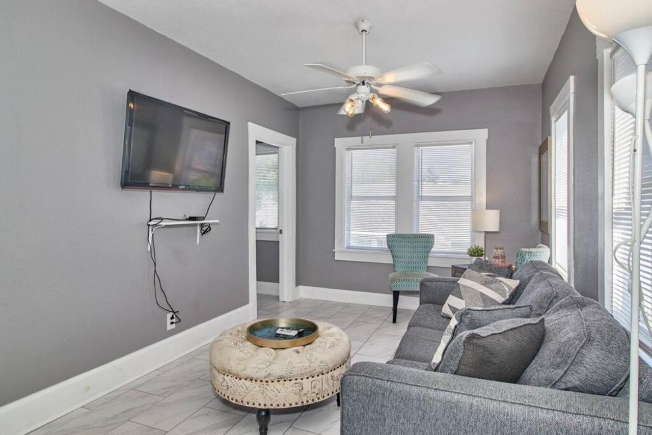 Gorgeous Loft Apartment Centrally Located タンパ エクステリア 写真