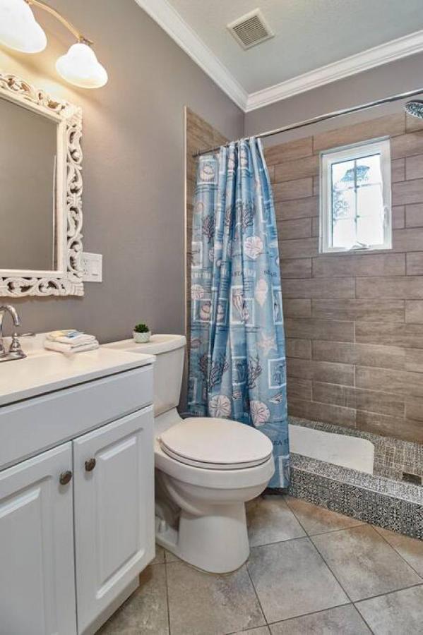 Gorgeous Loft Apartment Centrally Located タンパ エクステリア 写真